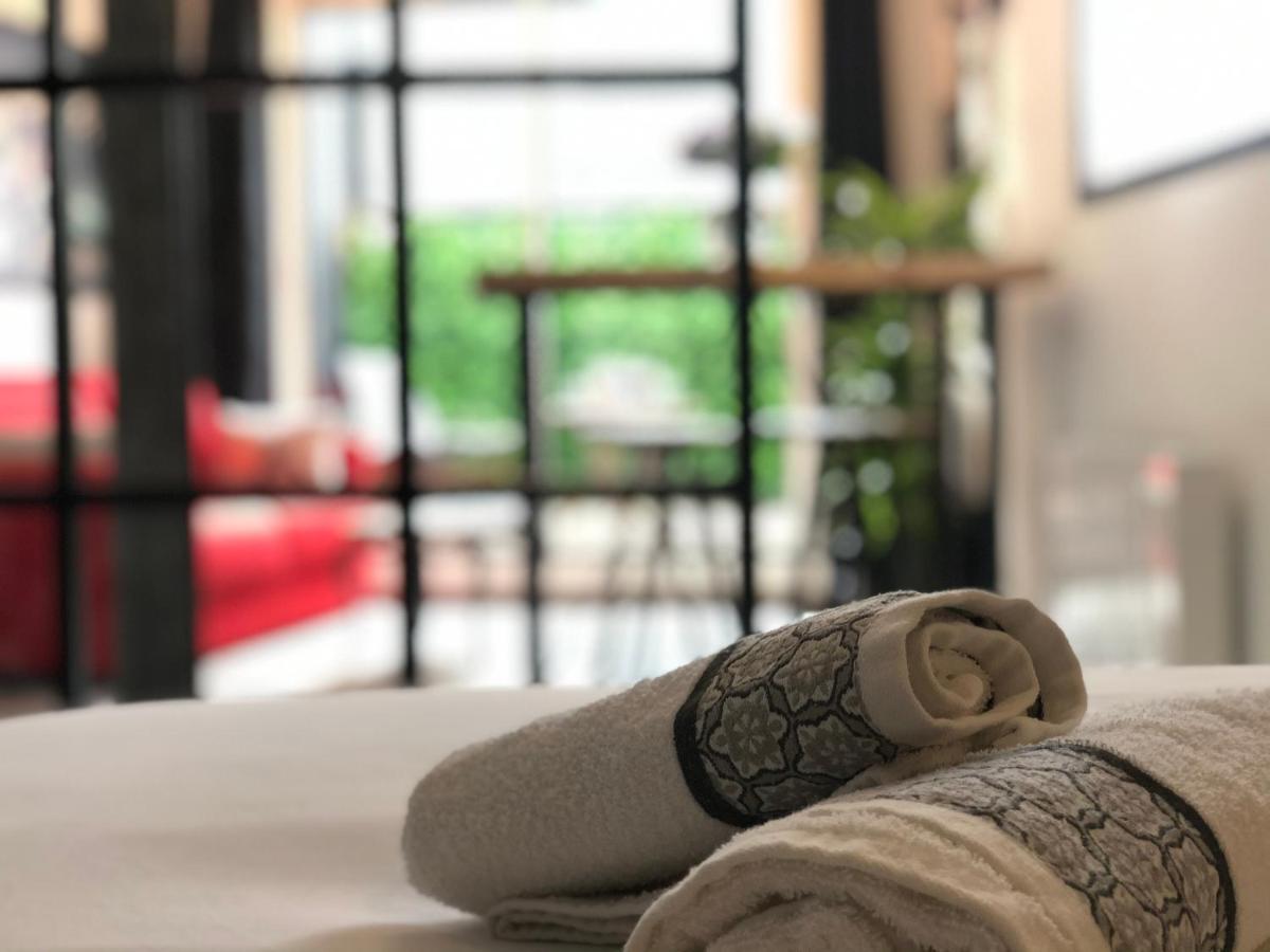 Appartement Centre-Ville Avec Terrasse Indus วานส์ ภายนอก รูปภาพ