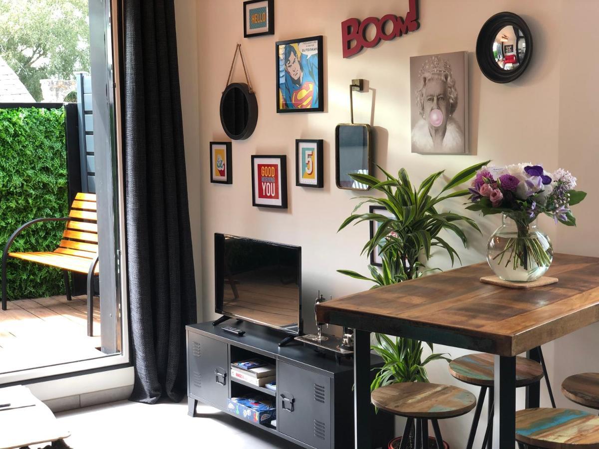 Appartement Centre-Ville Avec Terrasse Indus วานส์ ภายนอก รูปภาพ
