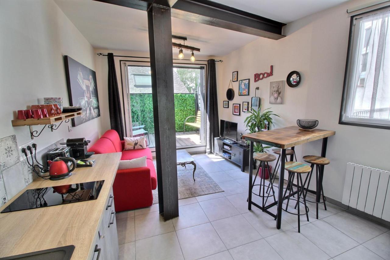 Appartement Centre-Ville Avec Terrasse Indus วานส์ ภายนอก รูปภาพ